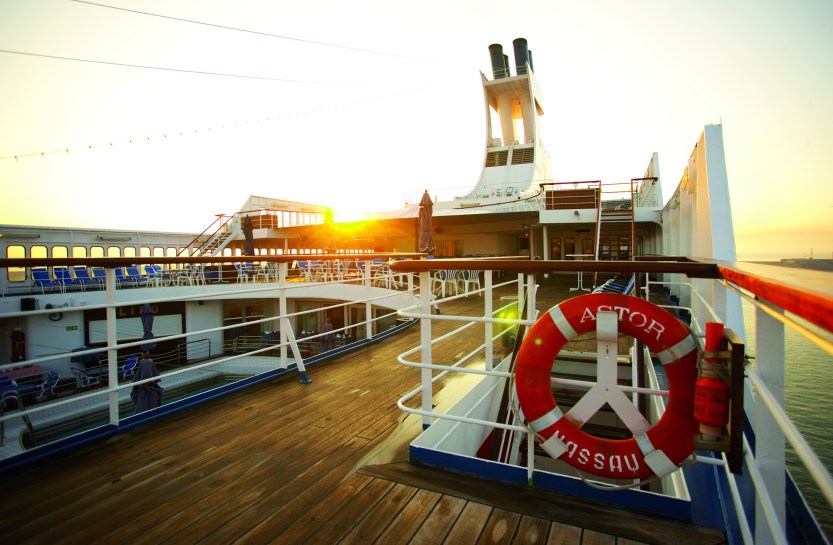 astor_deck_sunset_s_icc